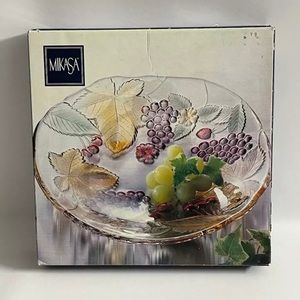 Mikasa Chablis Embossed 13'' Round Glass Serving Platter